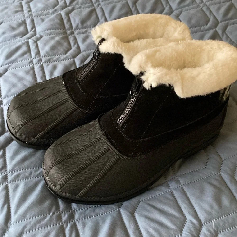 NWOT black Propét women’s Lumi Ankle Zip winter boots 7 X-Wide Thinsulate lining